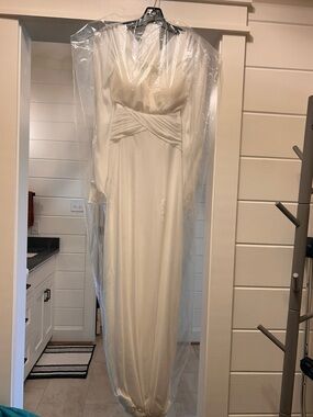 ALL WHO WANDER KAIT WEDDING DRESS